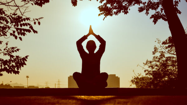 Medytacja – lek na zabiegane życie w XXI wieku