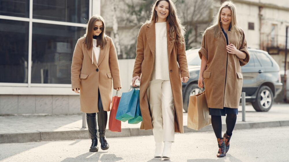 Chcesz kupować odzież etycznie? Poznaj nurt slow fashion